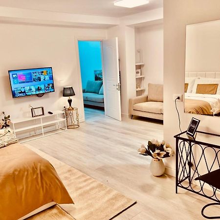 Leo'S Apartments Tirana Garden View Agim Kadrimi Luaran gambar