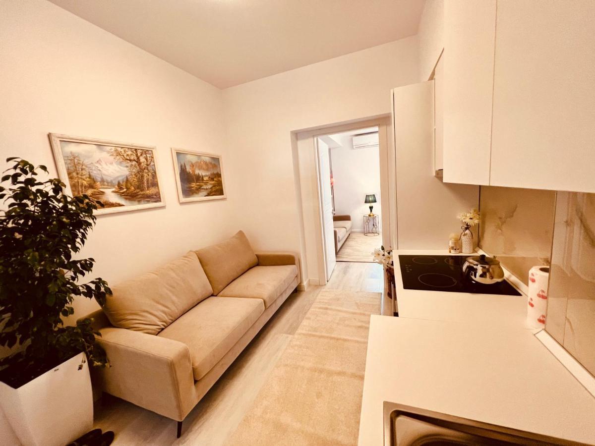 Leo'S Apartments Tirana Garden View Agim Kadrimi Luaran gambar